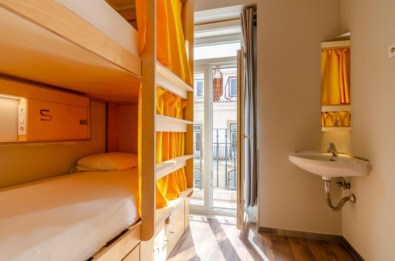 Bunk Bed 5-Bed Mixed Dormitory Room